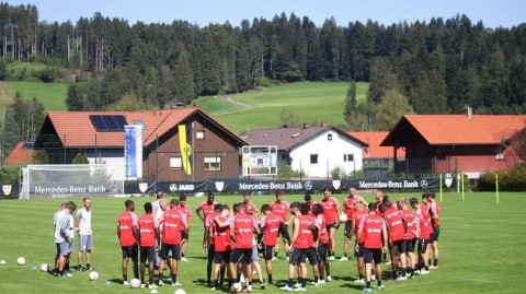 斯图加特夏训火热进行中，全队全力冲刺德甲新赛季