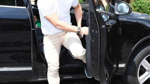 利物浦球星沙奇里的豪车情结：两辆劳斯莱斯幻影背后的故事