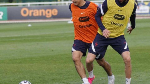 王者归来！本泽马重返高卢雄鸡 法国队豪华战舰克莱枫丹扬帆起航