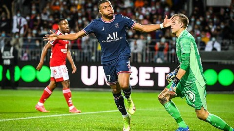 法甲焦点战：布雷斯特激战巴黎圣日耳曼，客队四球险胜