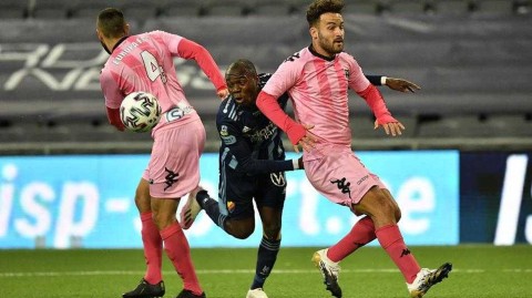 欧联杯激战：尤尔加登点射绝杀，十人欧罗巴憾负 Stockholm