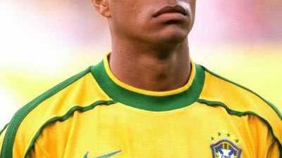 德尼尔森的魔幻舞步：一个只忠于足球美学的孤单舞者