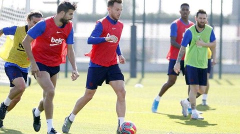 红蓝军团双线出击，梅西领衔巴萨迎一周双赛考验