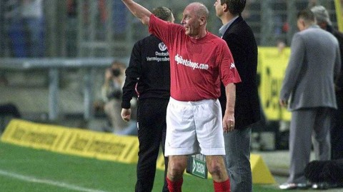 伯尔尼奇迹的最后守望者：霍斯特-埃克尔的足球人生