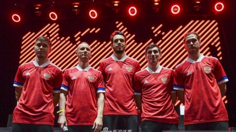 艺术与争议交织：回顾俄罗斯国家队欧洲杯新球衣的发布风波