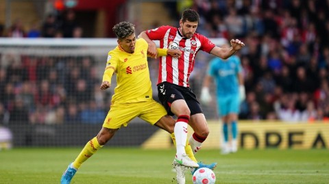 英超激战圣徒憾负红军 安菲尔德奇迹赛季最后一舞