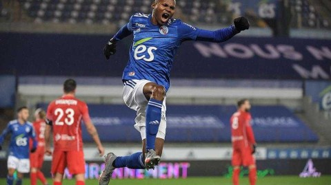 斯特拉斯堡冬日主场狂飙，五球横扫尼姆书写保级关键战