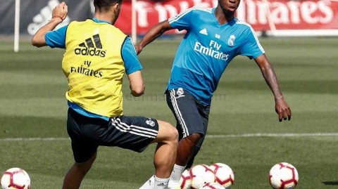 皇马备战严肃认真，贝尔心情愉悦，本泽马伤愈回归