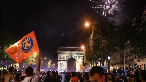 历史性胜利！巴黎圣日耳曼首度挺进欧冠决赛，点燃全城狂热