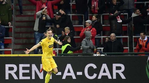 欧联杯补时奇迹：标准列日读秒绝杀法兰克福，列日球场今夜无眠