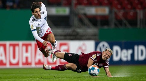 德国杯惊魂夜：纽伦堡与汉堡的点球大战，镜头下的戏剧性瞬间