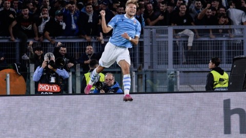 致敬榜样与自我超越：因莫比莱的欧洲金靴荣耀之旅