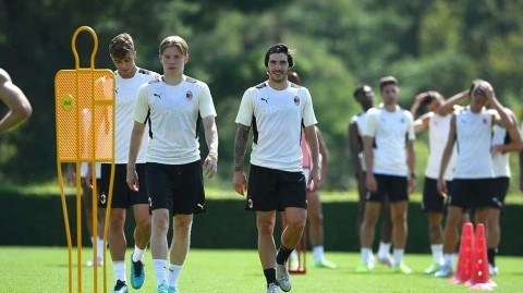 托纳利引领复兴路：AC米兰夏训备战新赛季意甲