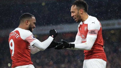 奥巴梅扬双响定胜局 阿森纳险胜卡迪夫城