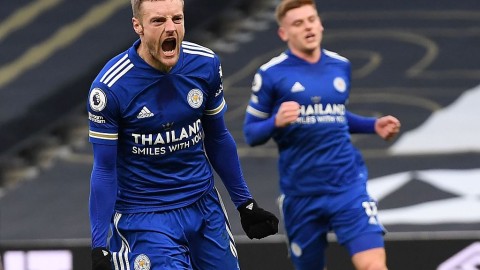 英超焦点战：瓦尔迪点射建功造乌龙，热刺主场0-2不敌莱斯特城