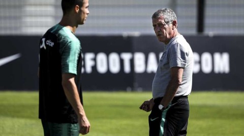 挥汗如雨！C罗训练场演绎百变造型展现极致核心力量