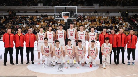 新帅郭士强带队客场双杀，中国男篮15分逆转日本、11分翻盘中国台北，两场逆转向死而生