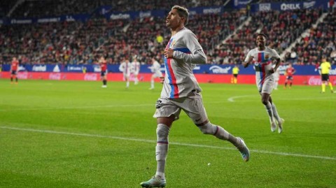 巴萨鏖战逆转！莱万染红拉菲尼亚绝杀助球队险胜奥萨苏纳