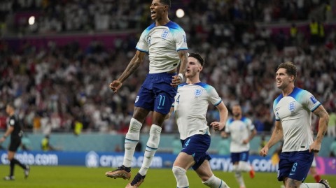 英格兰三狮咆哮力克威尔士挺进十六强 拉什福德独中两元立头功