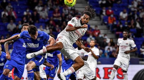 烈日下的橙白对决：回顾里昂与格拉斯哥流浪者的盛夏友谊赛