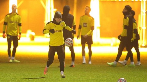 严冬中的炽热备战 多特蒙德欧冠生死战前最后一练