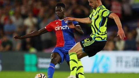 十人枪客撼碎水晶宫，厄德高冷箭定江山