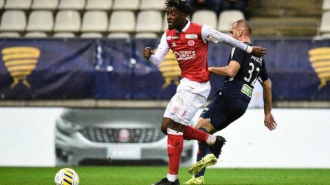 法联杯激战：兰斯主场绝杀蒙彼利埃，铁血防守显神威