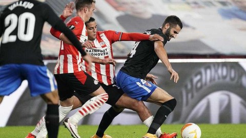 埃因霍温的欧联之夜：领先优势在飞利浦球场被西甲黑马逆转