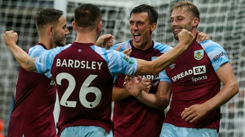 英联杯激荡之夜：喜鹊点球饮恨，红酒军团客场高歌