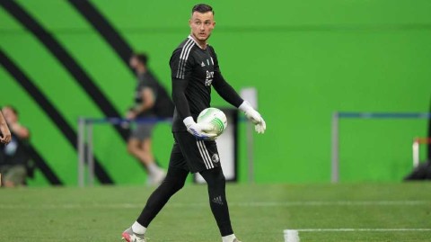 决战地拉那欧协联之巅费耶诺德全力冲刺历史时刻