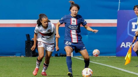 巴黎女足逆转绝杀延续连胜 李梦雯登场书写留洋新篇