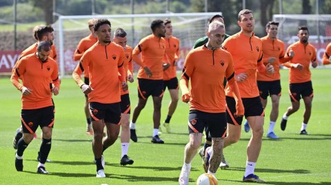 罗马欧联杯赛前最后一练：红狼全力出击，静待阿贾克斯挑战