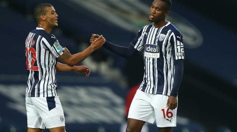 灯笼裤亮剑联赛杯 山楂球场见证新季首胜