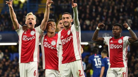 斯坦福桥的史诗乐章：当青春风暴奏响四比四的狂想曲