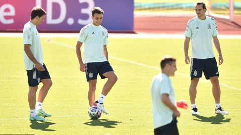 西班牙战前最后演练，温布利决战前夜斗牛士军团蓄势待发