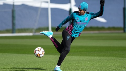 蓝月军团决战前夜：伊蒂哈德训练场的专注与决心