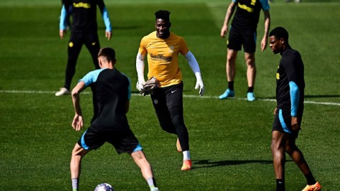 蓝黑军团厉兵秣马 决战光明球场前的最后准备