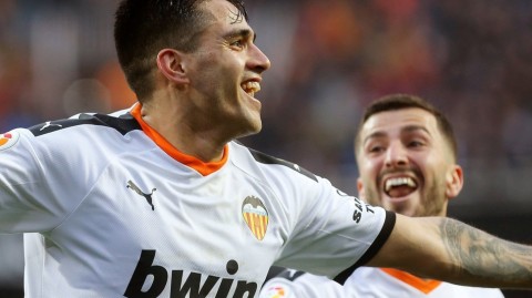 西甲焦点战：蝙蝠军团主场击沉银河战舰，戈麦斯主宰梅斯塔利亚之夜