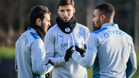 蓝月军团冬训进行时 英超卫冕之路的坚实步伐