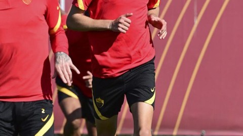 罗马城备战忙，红狼军团赛前冲刺意甲联赛