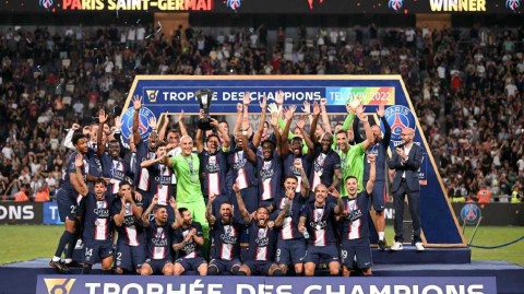 巴黎圣日耳曼横扫南特捧起法国超级杯梅西与内马尔双星闪耀以色列