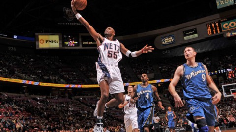 2026季后赛激战正酣：卡特级神射与麦基式灌篮点燃热血时刻