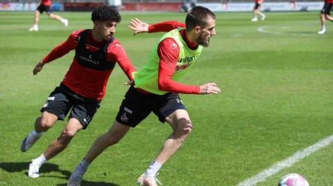 绝境求生：科隆队的保级冲刺与莱茵能源球场的不屈灵魂