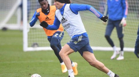 伦敦寒风中燃战火 枪手全力冲刺足总杯卫冕之路