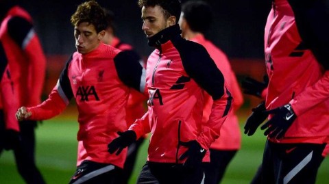 红军残阵砺剑安菲尔德：欧冠生死战前的最后一练