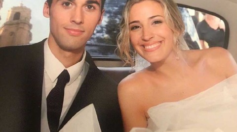 从校服到婚纱，育有四子：这就是阿韦洛亚与卡洛塔梦想中的神仙眷侣