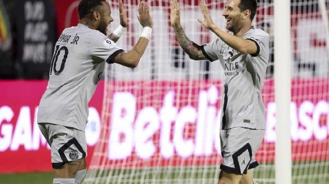 梅西倒钩破门梅开二度 巴黎圣日耳曼法甲首轮迎狂胜