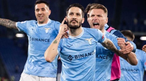 奥林匹克球场的璀璨绝杀：阿尔贝托世界波助蓝鹰翱翔