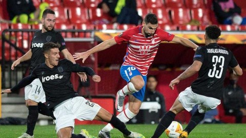 新军首秀遇坚韧希腊铁骑，卡梅内斯球场奏响沉寂的足球夜曲