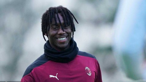 法国铁腰登陆圣西罗：梅特单独试训，红黑军团补强最后拼图